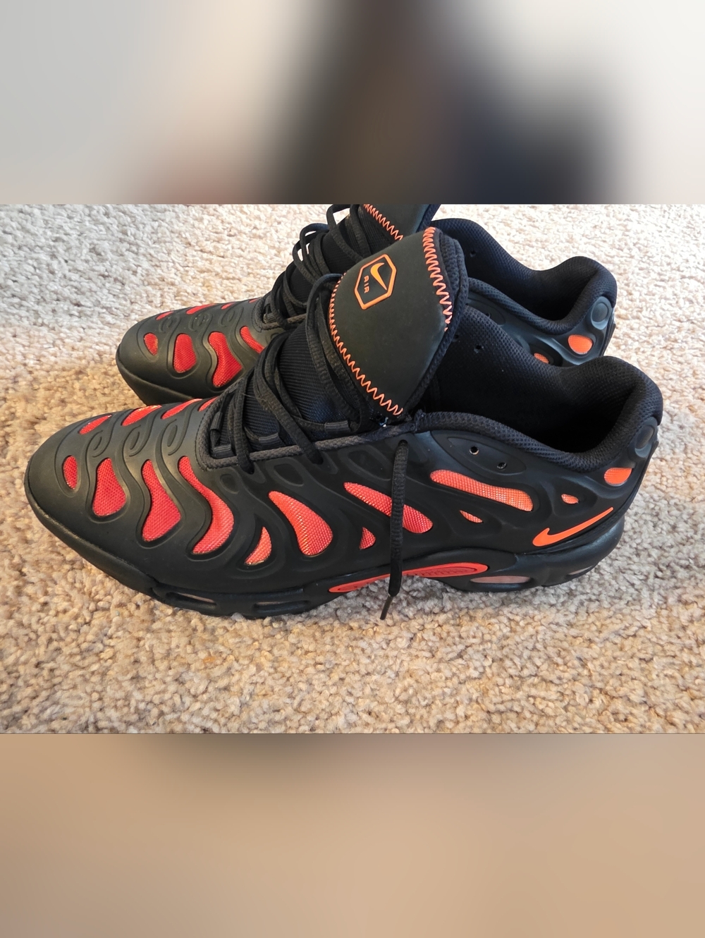 Used Mens Size 10.5 Nike Black and Orange Air Max Plus Sneakers Great Condition